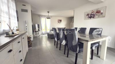 Pavillon - 90 m² - 6 pièces