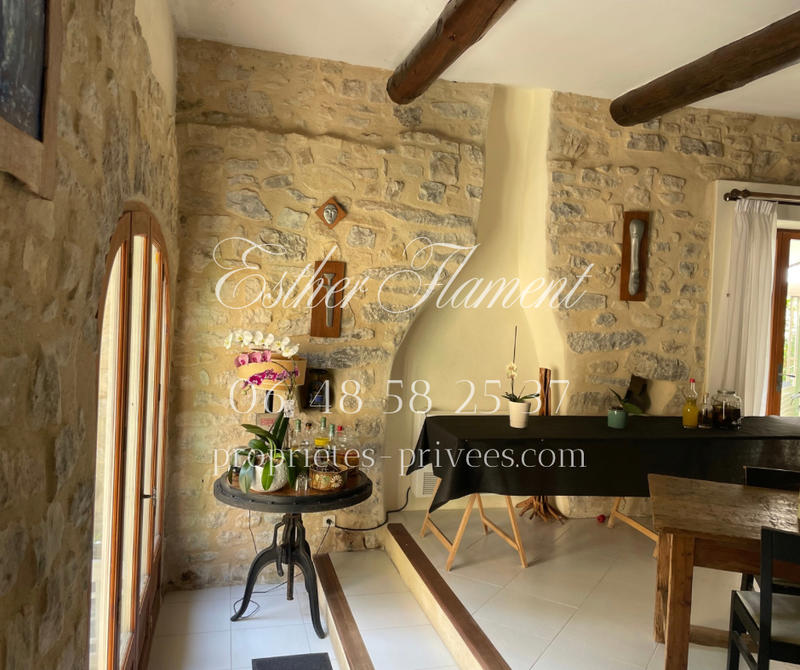 Mas - 242 m² - 8 pièces