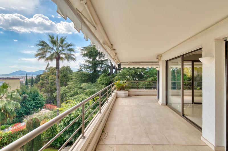 Appartement - 250 m² - 6 pièces