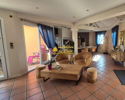 Maison - 180 m² - 7 pièces