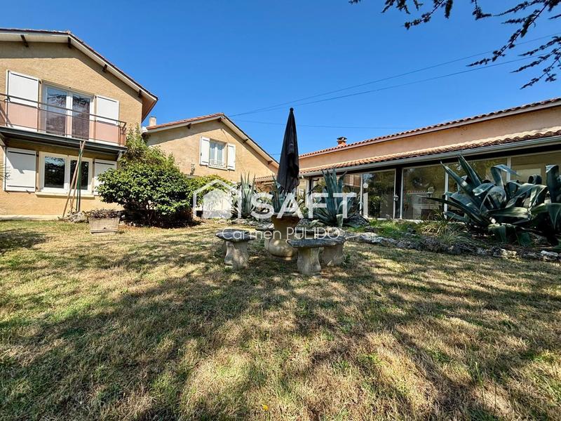 Maison - 260 m² - 7 pièces