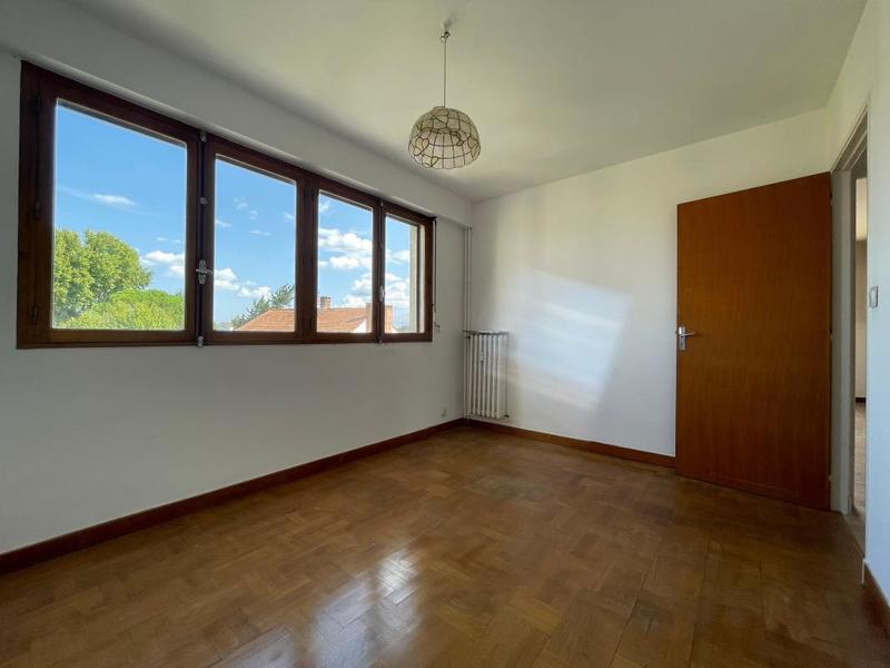 Appartement - 90 m² - 3 pièces