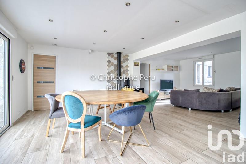 Maison - 244 m² - 7 pièces