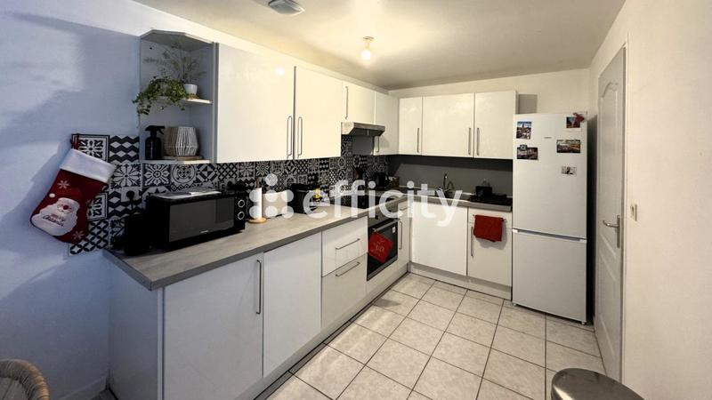 Immeuble - 300 m² - 12 pièces