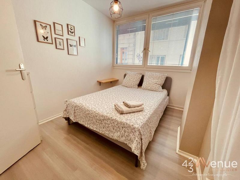 Appartement - 80 m² - 4 pièces