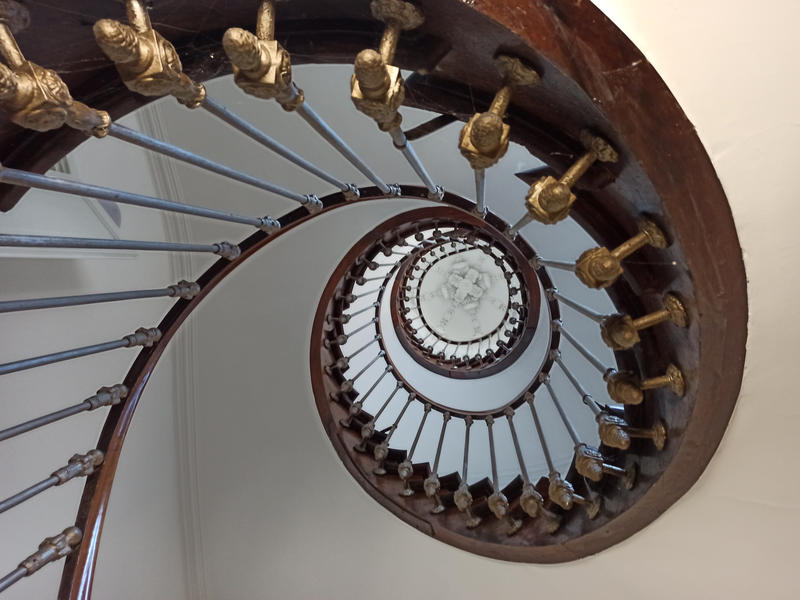 Maison - 330 m² - 8 pièces