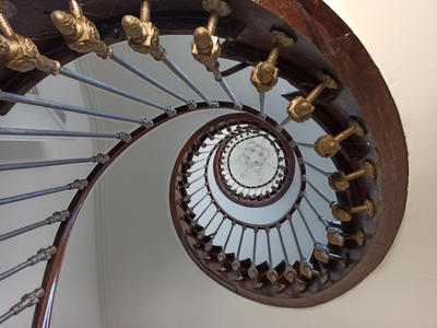 Maison - 330 m² - 8 pièces