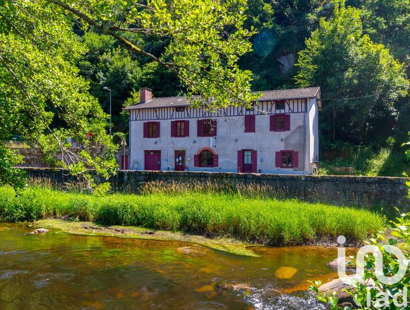 Maison - 185 m² - 11 pièces