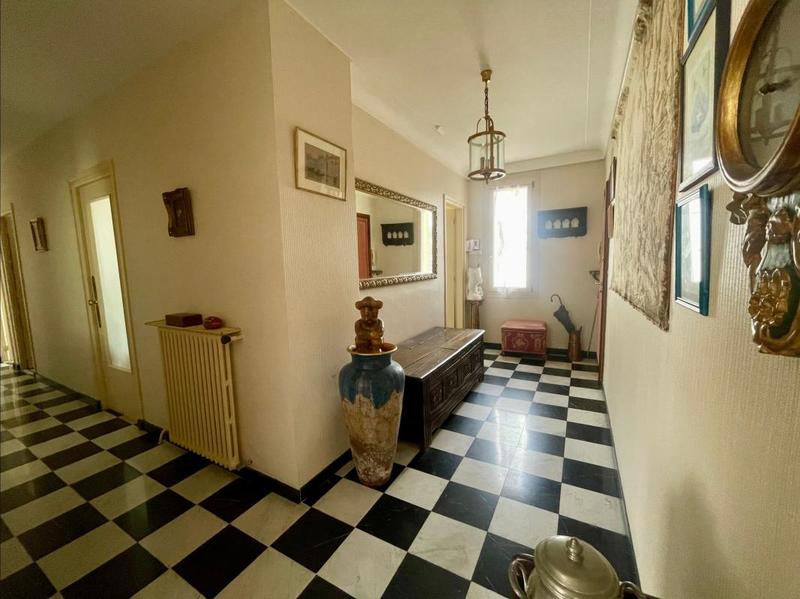 Appartement bourgeois - 185 m² - 5 pièces