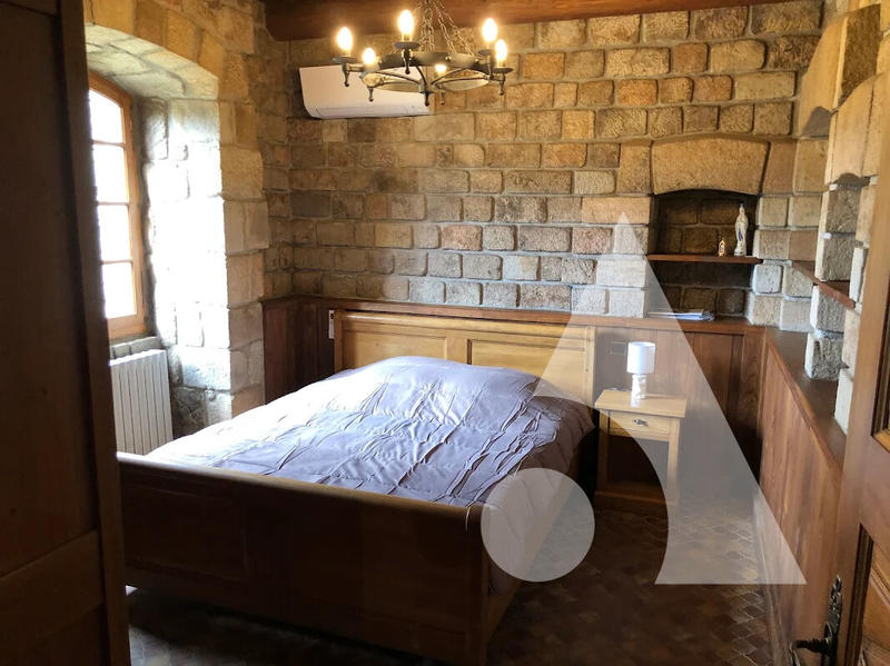 Demeure - 448 m² - 12 pièces