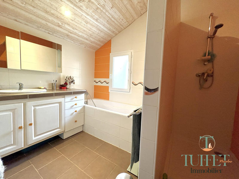 Maison - 274 m² - 9 pièces