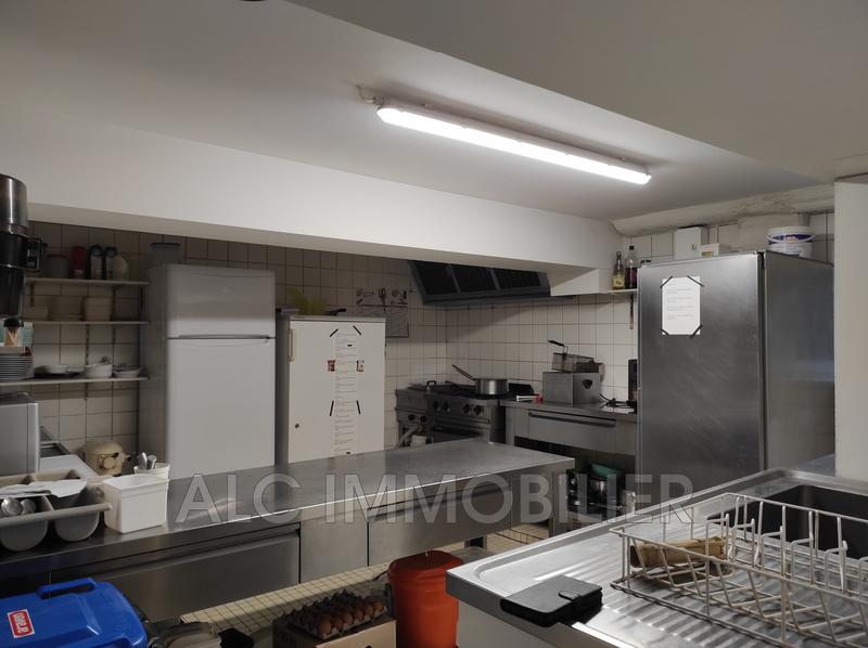 Fonds de commerce - Magasins - 111 m²