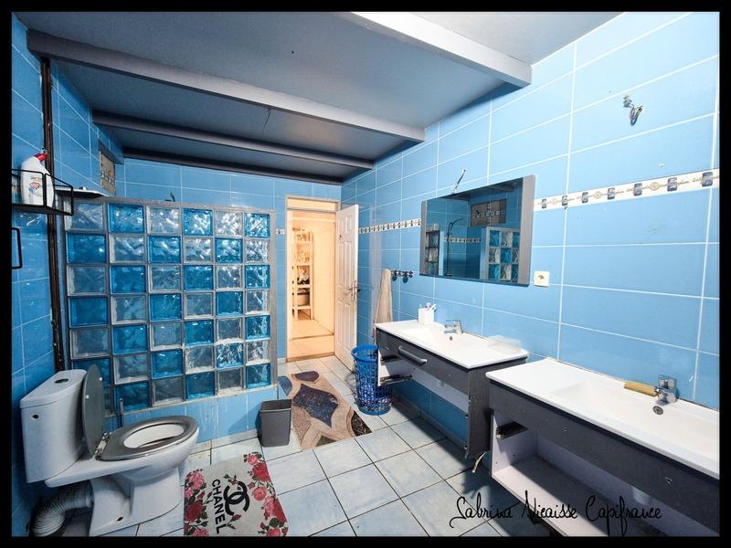 Maison - 195 m² - 8 pièces