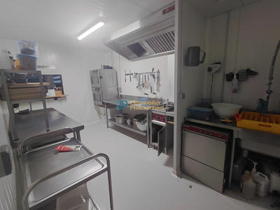 Local commercial - 286 m² - 4 pièces