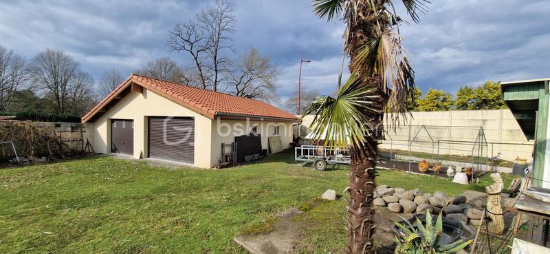 Maison - 200 m² - 8 pièces