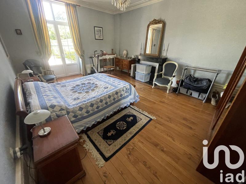 Maison - 210 m² - 6 pièces