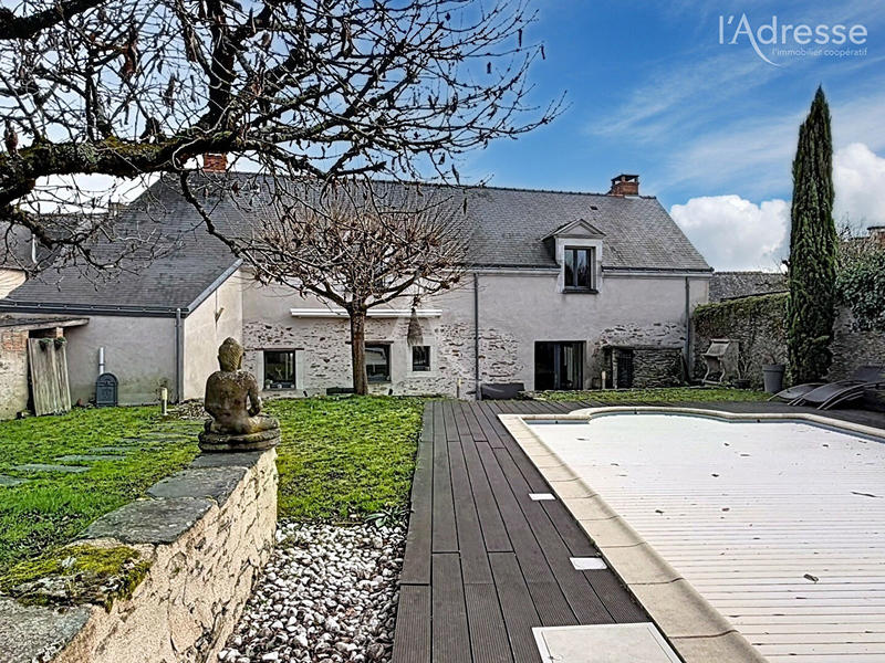 Maison - 205 m² - 7 pièces