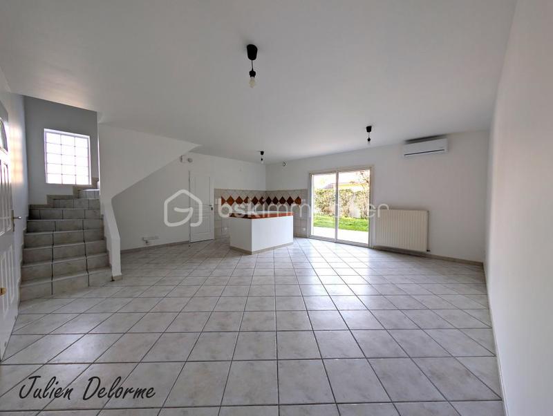 Maison jumelée - 69 m² - 3 pièces