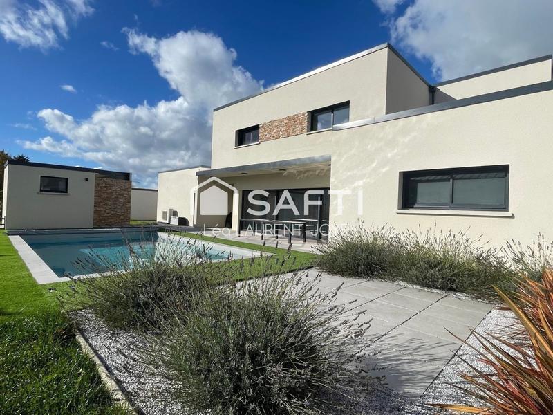 Maison - 237 m² - 7 pièces