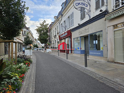 Local commercial - 180 m² - 4 pièces