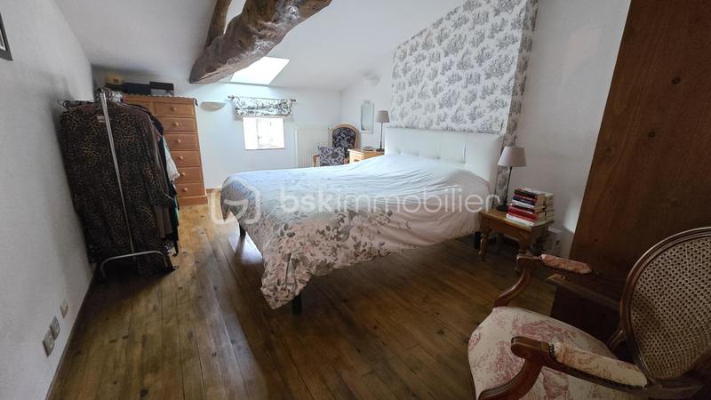 Maison - 240 m² - 8 pièces