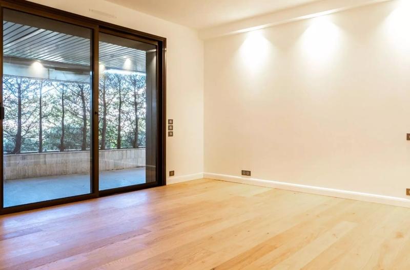 Appartement - 270 m² - 7 pièces