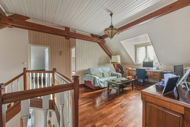 Maison - 265 m² - 7 pièces