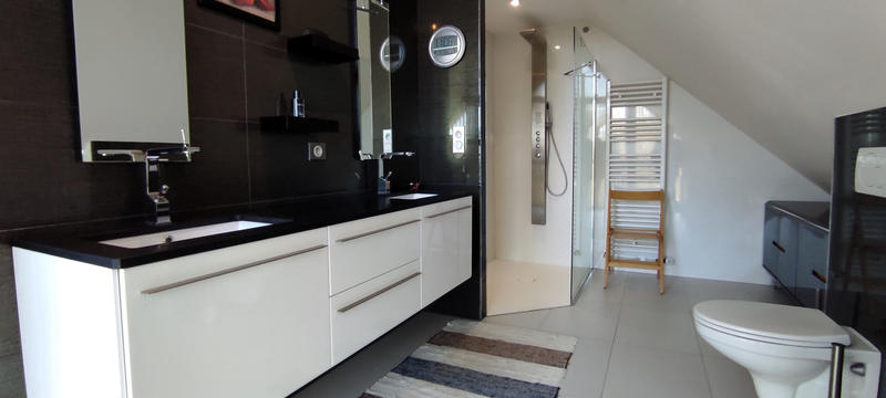 Maison - 95 m² - 3 pièces