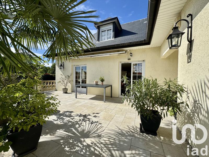 Maison - 300 m² - 8 pièces