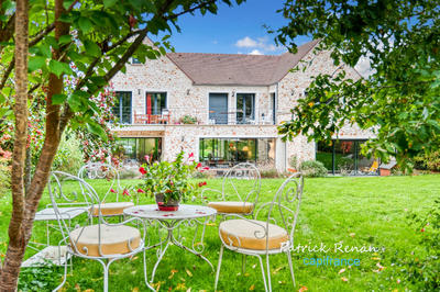 Maison - 439 m² - 8 pièces