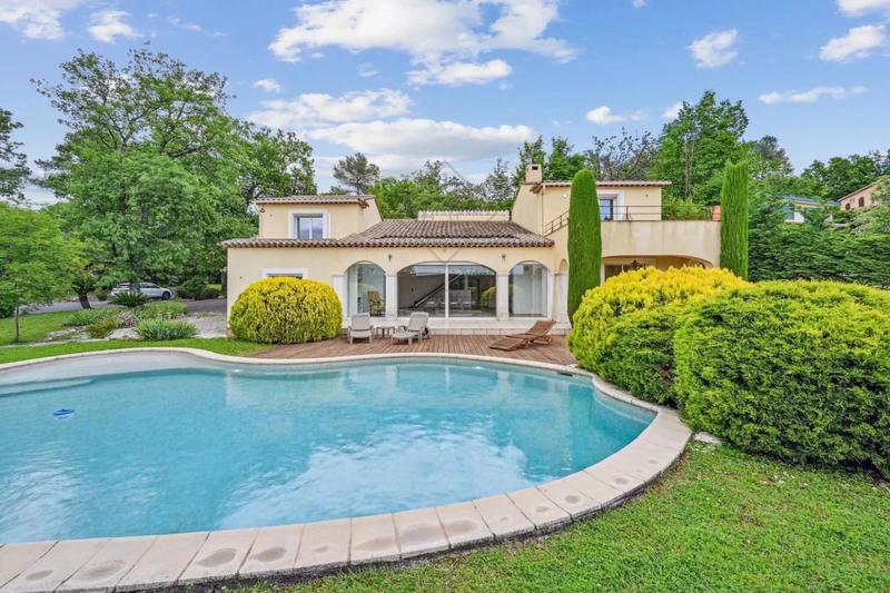 Villa - 250 m² - 7 pièces