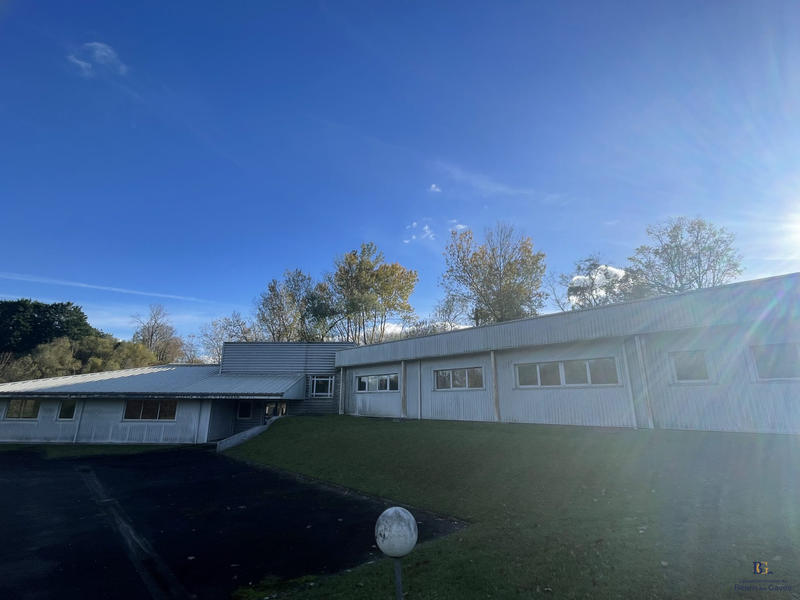 Local d'activités - 655 m²