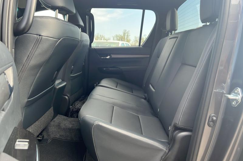 Toyota Hilux 2.8 204 Bva Invincible 4p