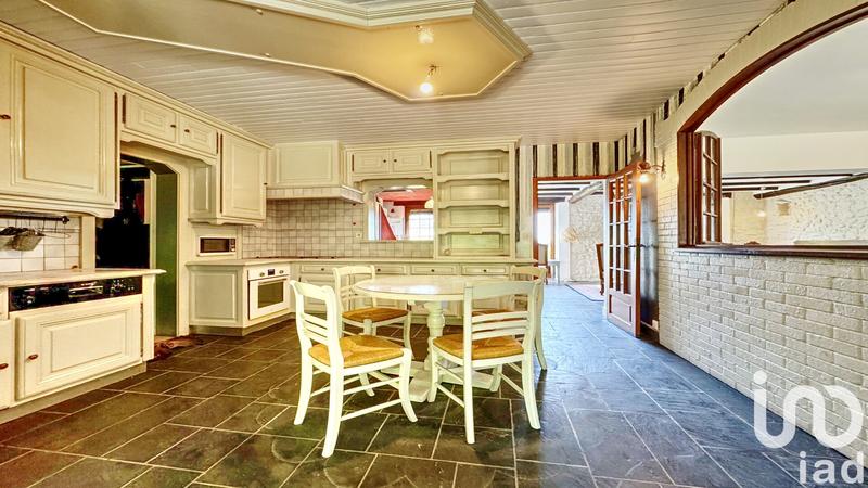Maison - 244 m² - 8 pièces