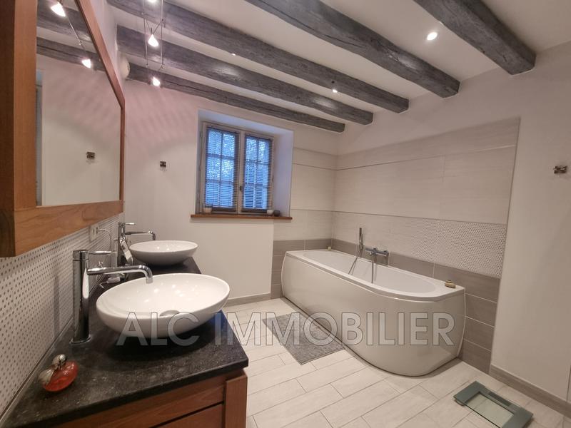 Propriété - 206 m² - 5 pièces