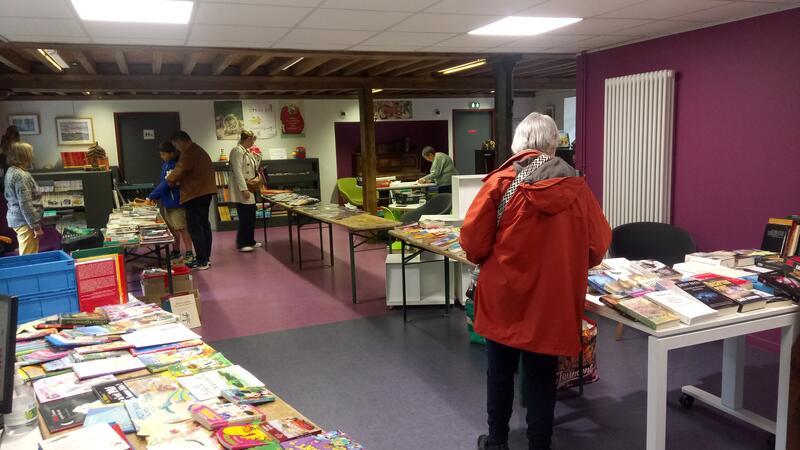 Bourse aux livres, cd, dvd, vinyles et jeux de société