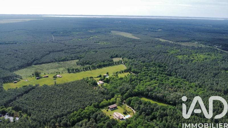 Maison - 250 m² - 8 pièces