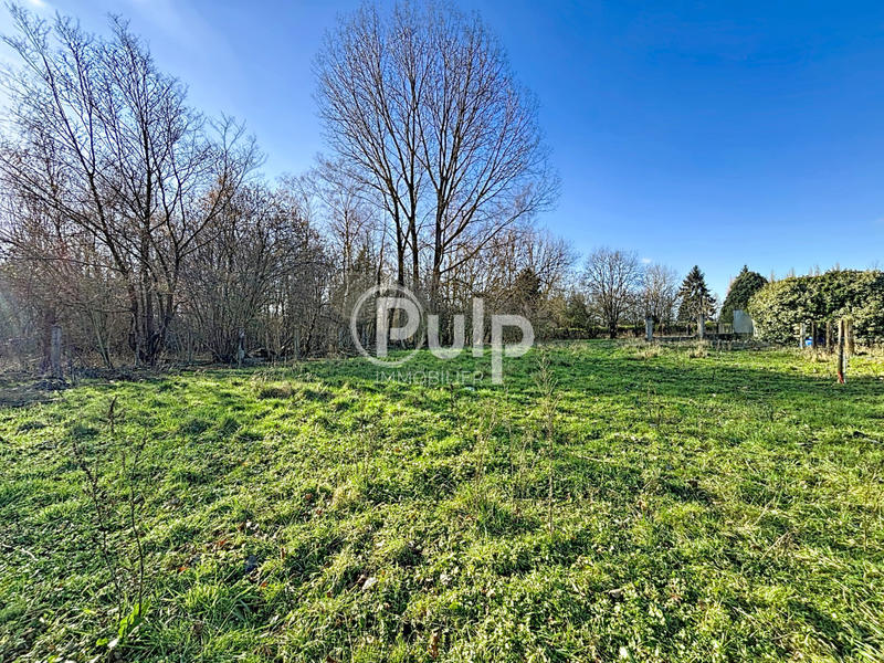 Terrain constructible - 2 443 m²