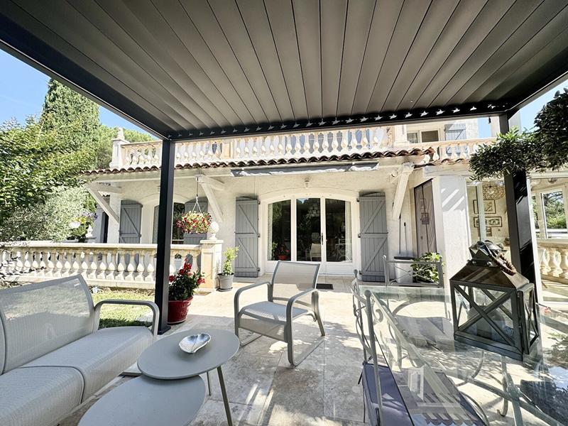 Villa - 160 m² - 10 pièces