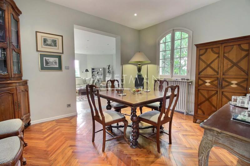 Maison - 180 m² - 7 pièces