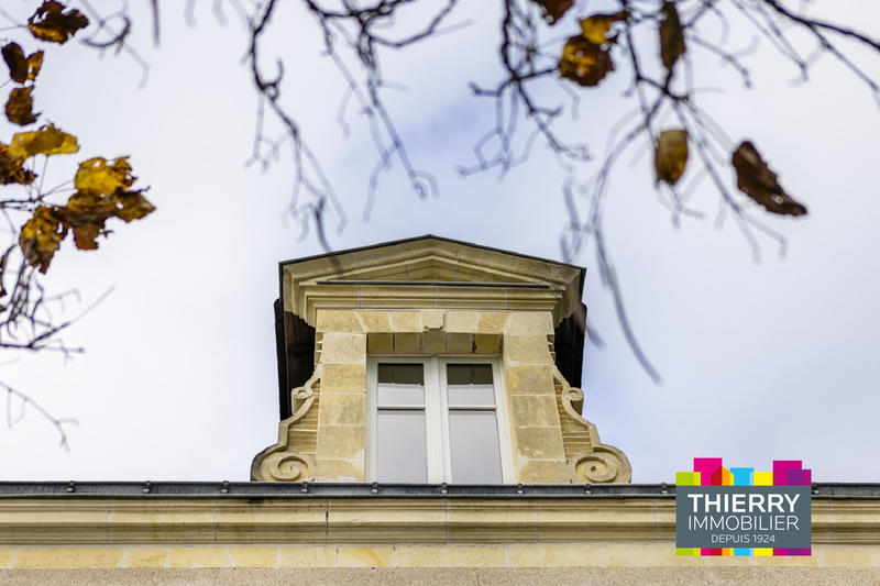 Demeure - 268 m² - 10 pièces