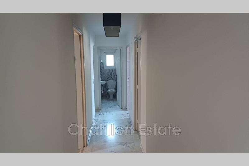 Maison - 280 m² - 10 pièces