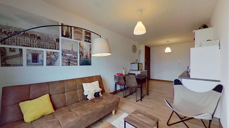 Appartement - 85 m² - 5 pièces