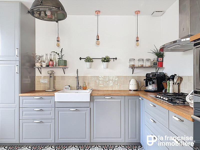 Maison - 90 m² - 5 pièces