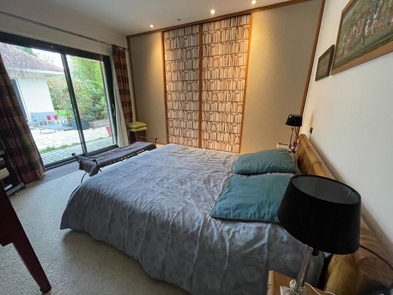 Maison - 230 m² - 8 pièces