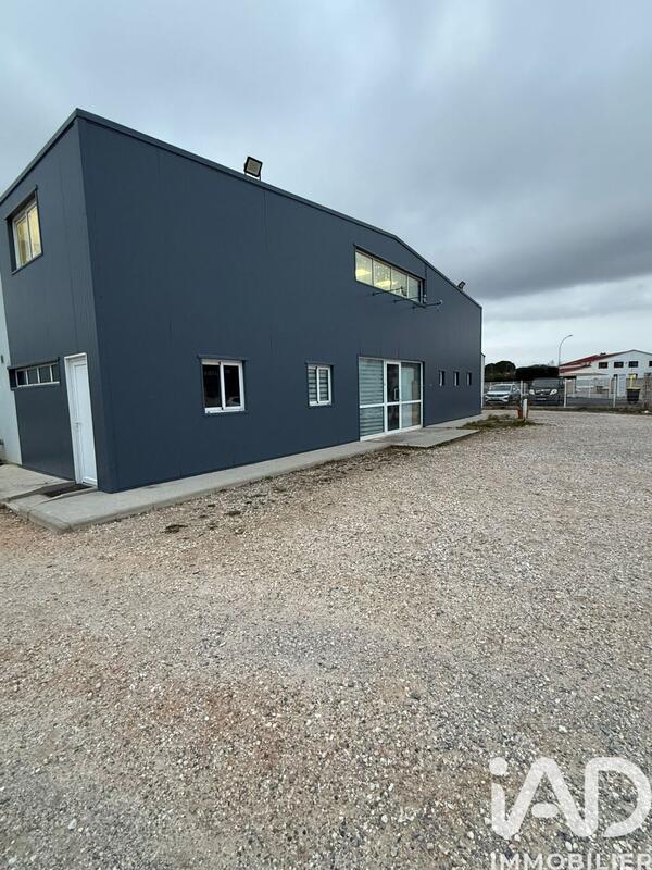 Maison - 665 m² - 5 pièces