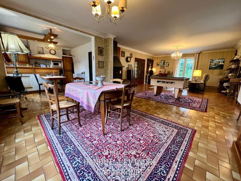 Maison - 191 m² - 7 pièces