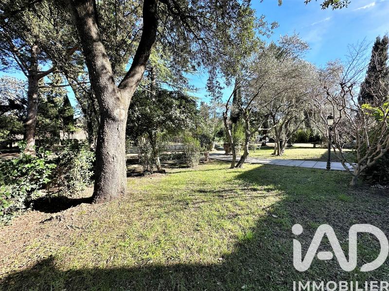 Maison - 325 m² - 8 pièces