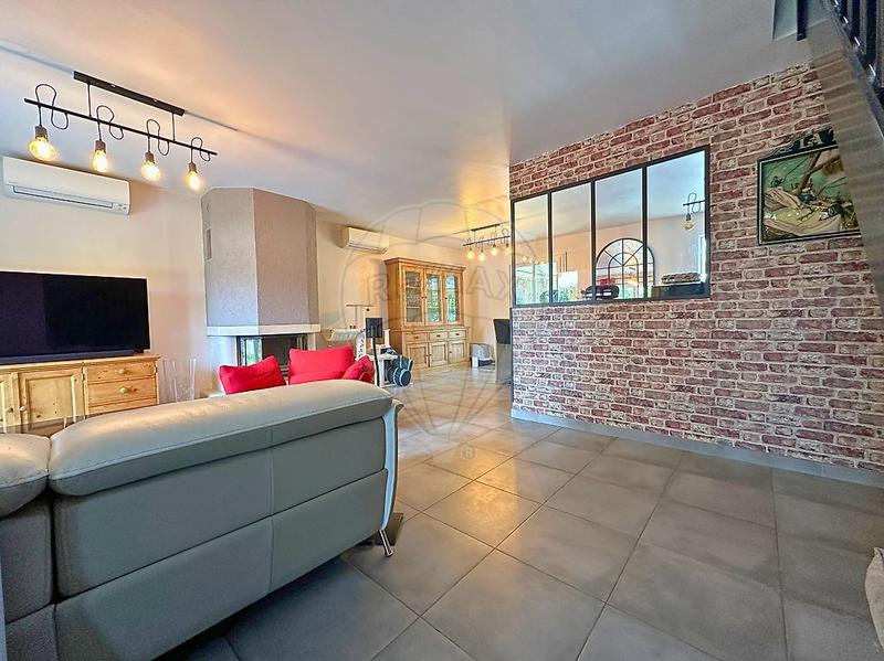 Maison - 183 m² - 7 pièces