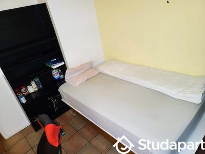 Chambre - 12 m² - 1 pièce